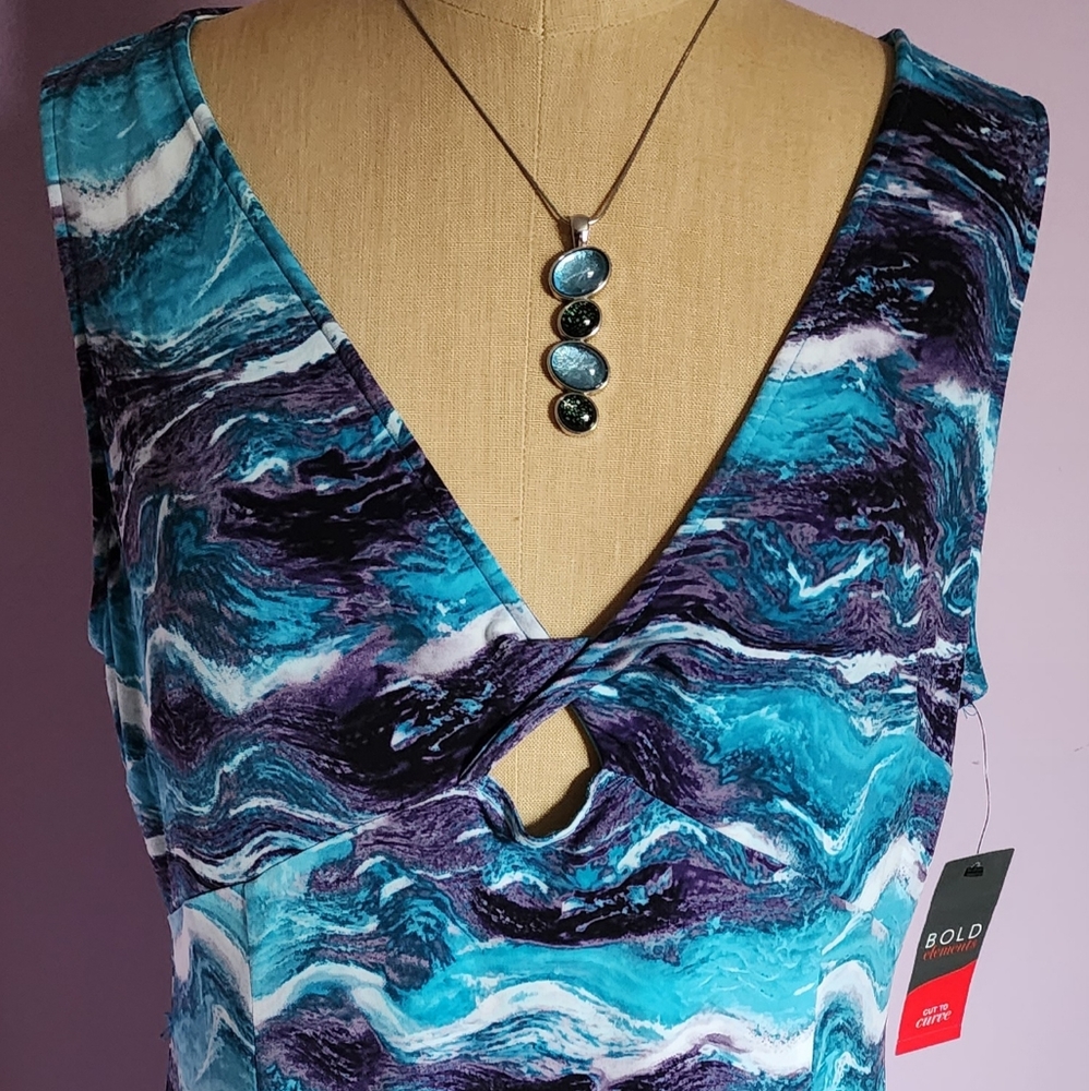 NEW Bold Elements Dress - Size Large